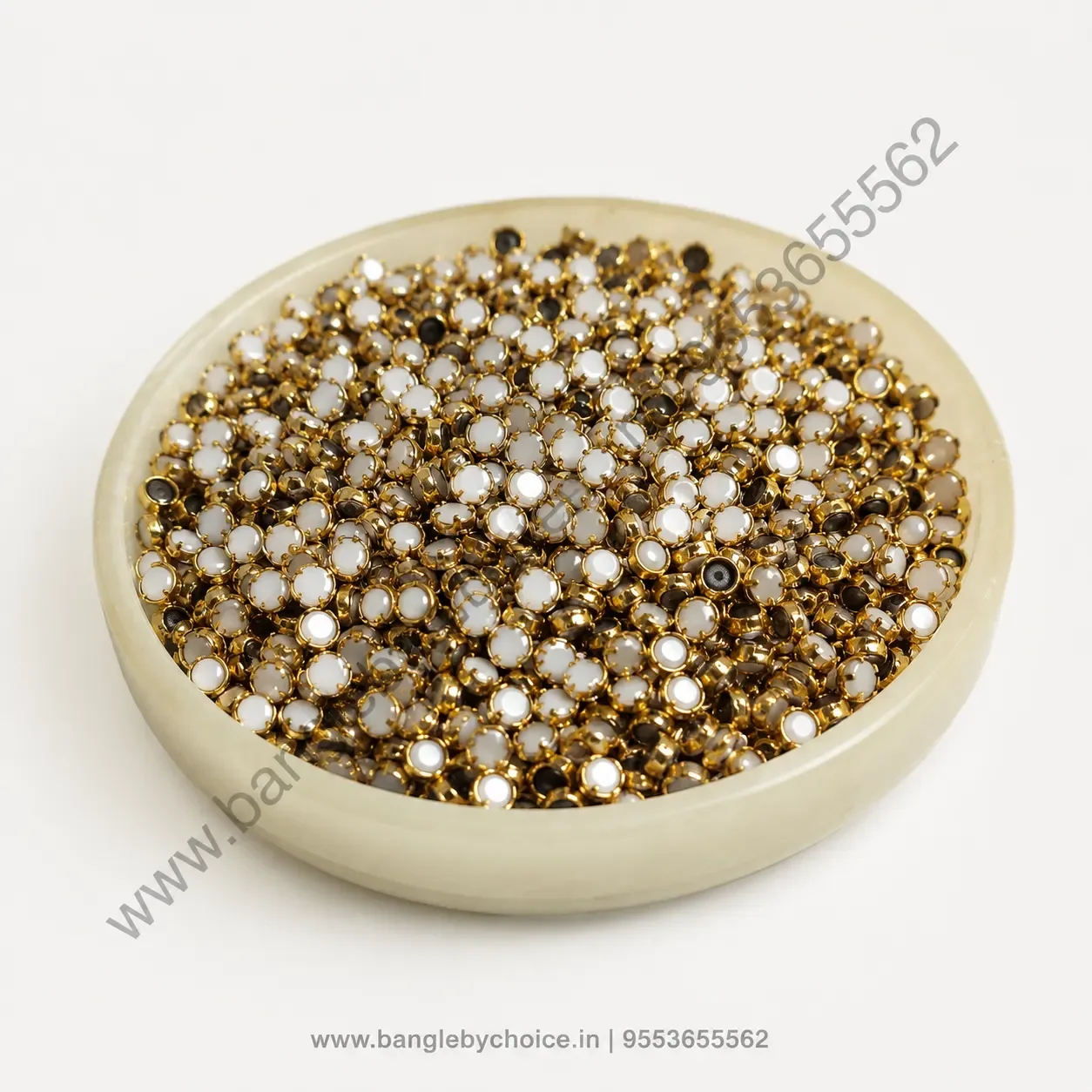 3mm Round Ceramic White Kundans detail view 2