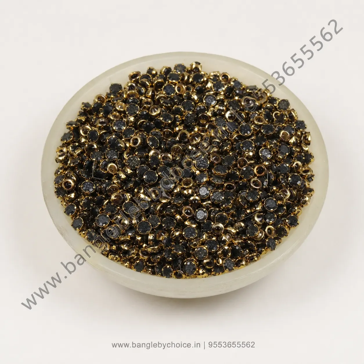 3mm Round Glossy Gold Kundans detail view 2