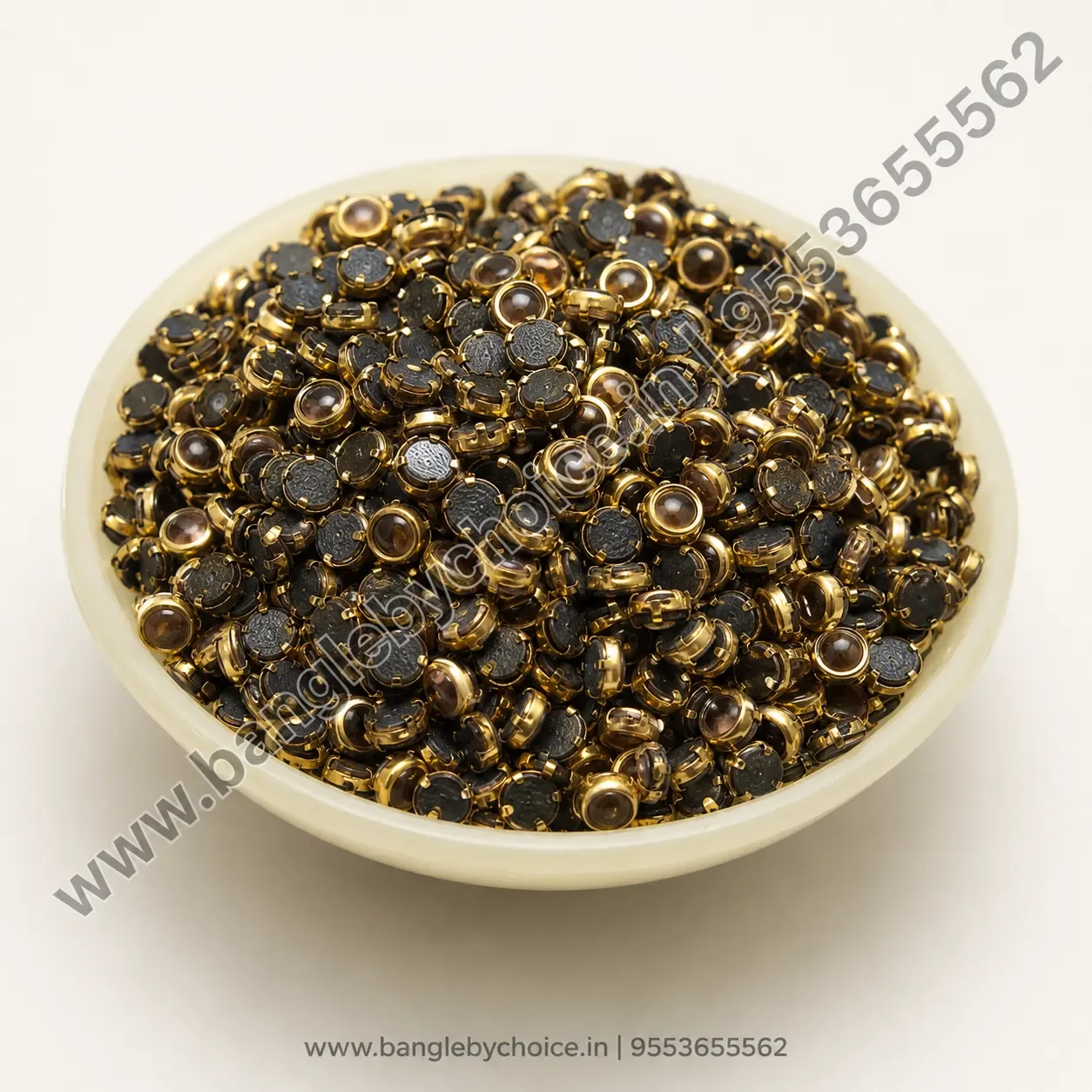 4mm Round Glossy Gold Kundans detail view 2